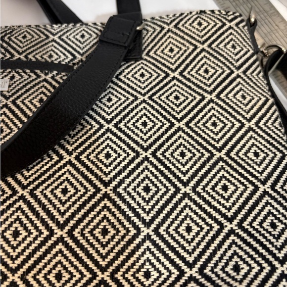 Vintage Jewell by Thirty-One Miles of Style bag black and white design adj strap - Picture 10 of 12